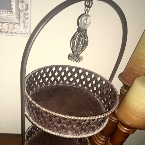 Two Tiered Metal Weave Basket Stand  NWOT - Picture 5 of 6